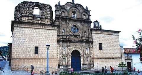 Foto 1 de "Sumérgete en el Pasado: City Tour Cultural en Cajamarca"